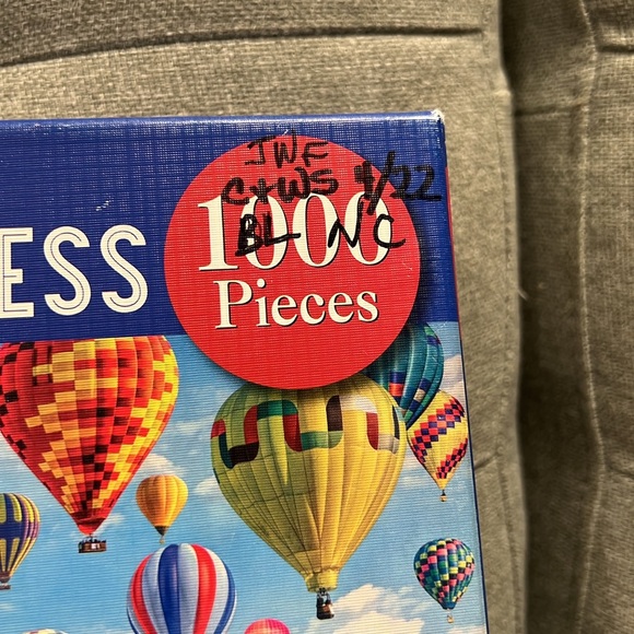 🔴3/$20🔴Balloons in Flight jigsaw puzzle by Peter Pauper Press 1,000 pc - Picture 2 of 5